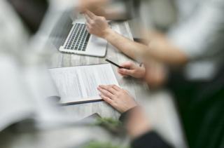 Mandat agence immobilière : types, durée et obligations